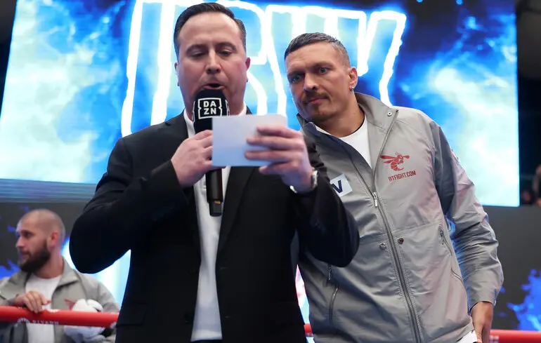 Усик і Дюбуа провели відкрите тренування перед реваншем