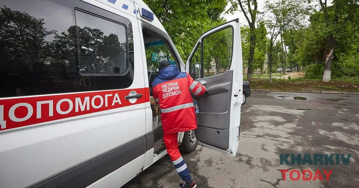 Поблизу Харкова працівники "швидкої" врятували жінку від нападника з палицею