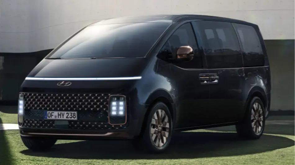ДБР накупило мікроавтобусів Hyundai: на такому авто приїхали на обшуки до родини Шабуніна