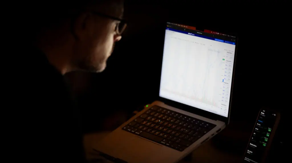 Єврокомісія розслідує діяльність чотирьох платформ з порнографічним контентом: причина