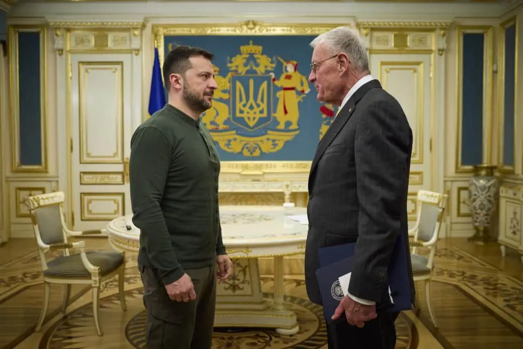 Зеленський жартома пропонує залишити Келлога в Києві: "РФ бомбитиме менше"