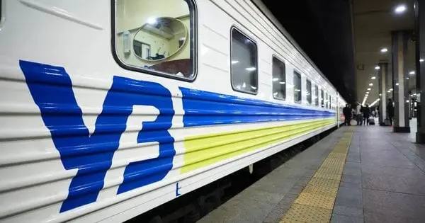 «Укрзалізниця» відновлює курсування поїздів до Ужгорода