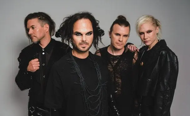 Рок-гурт The Rasmus прибув до Києва: фінських музикантів помітили на вокзалі