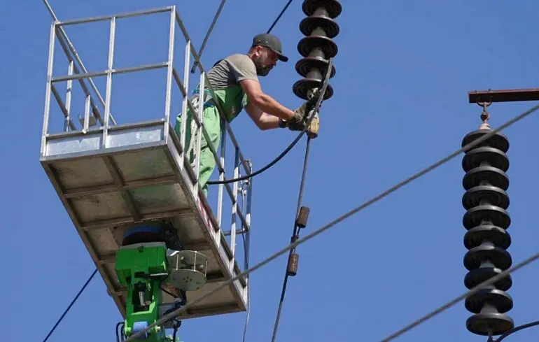 В "Укренерго" попередили про стан енергосистеми після нічних обстрілів 