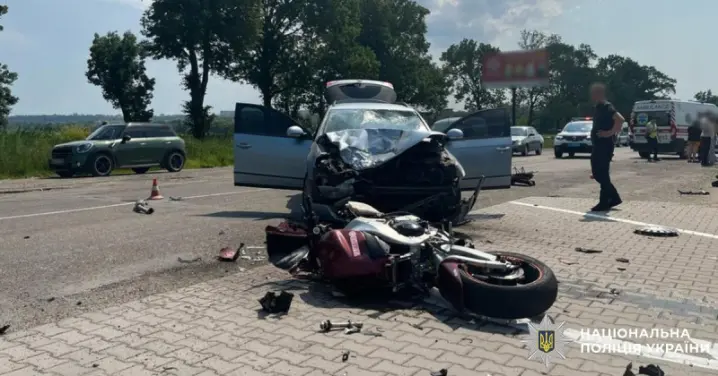 У Чернівцях в моторошній ДТП загинув мотоцикліст - подробиці від поліції