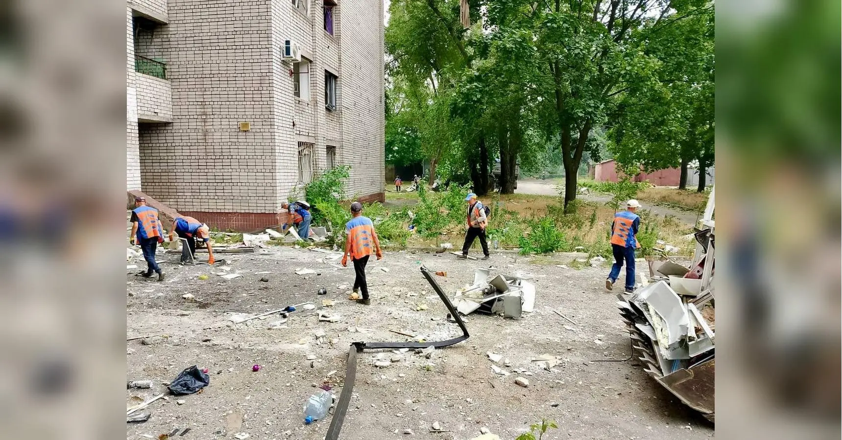 Безпрецедентна кількість руйнувань: збільшується кількість загиблих і постраждалих в результаті російської атаки по десяткам цивільних об’єктів в Дніпрі