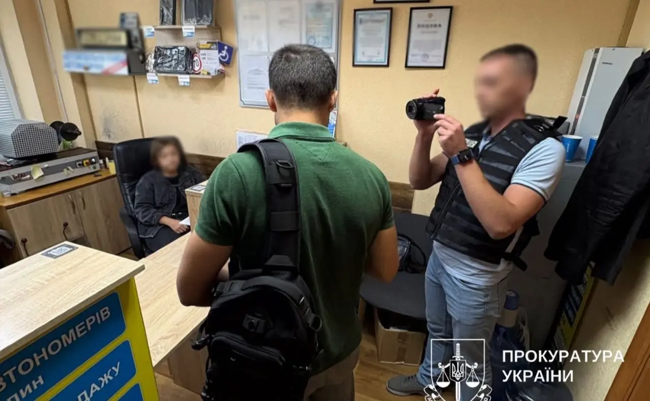 У Києві викрили схему отримання водійських посвідчень без практики