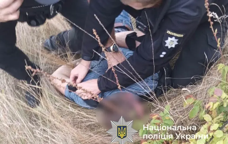 У Вінницькій області знайшли мертвими двох підлітків із ножовими пораненнями