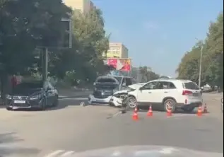Автотроща у Вінниці на Замостянській: на місці працює поліція