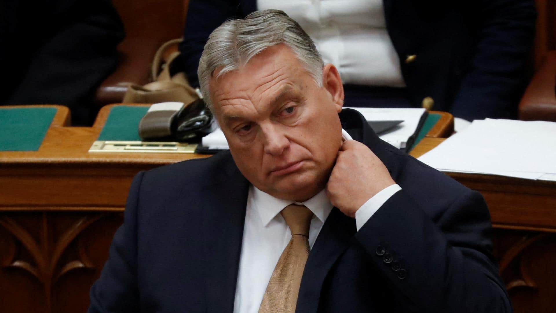 Опитування: опозиція впевнено обганяє партію Орбана за рік до виборів