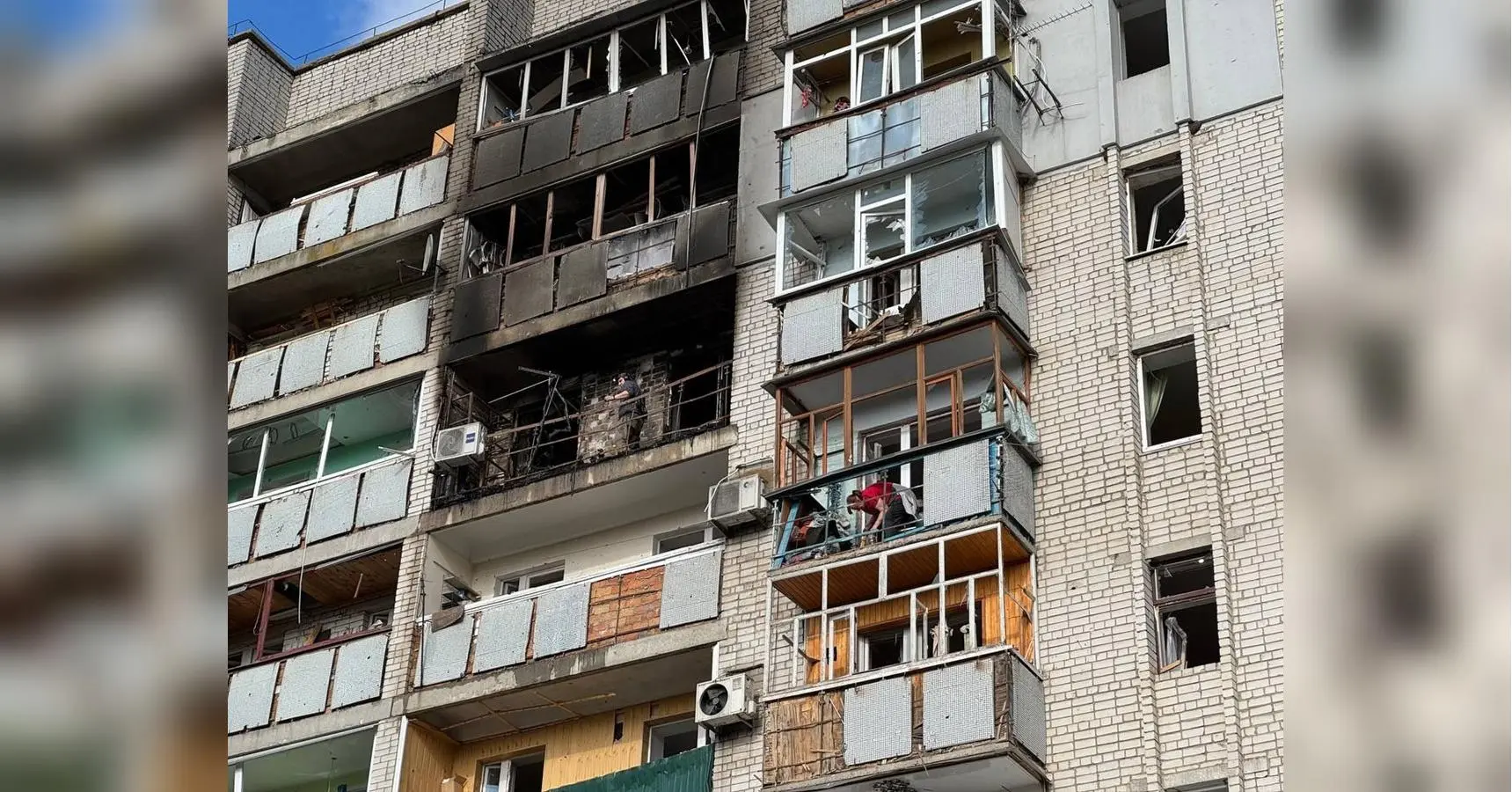 Вночі ворог масовано атакував Україну ракетами та дронами: що відомо про наслідки на даний момент