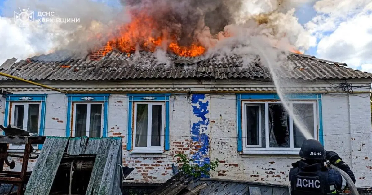 У Харківській області після обстрілу сталася масштабна пожежа