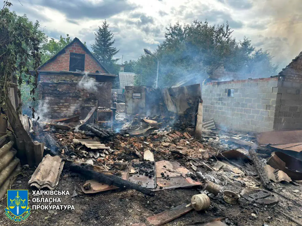 Росіяни вдарили дронами по селу на Харківщині: постраждав літній чоловік