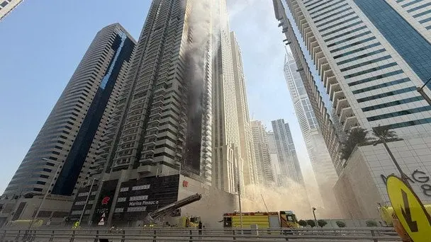 У Дубаї сталася масштабна пожежа у 67-поверховому хмарочосі Dubai Marina (фото)