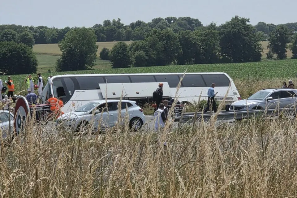 Во Франции автобус с украинцами попал в ДТП: четверо погибших и 45 пострадавших
