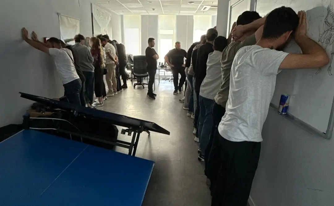 У Києві викрили шахрайський call-центр, який ошукував іноземців