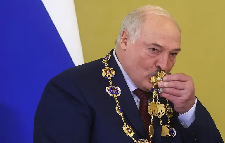 Лукашенко відтягує навчання від кордону, бо боїться повторення курської операції у Білорусі — Зеленський 
