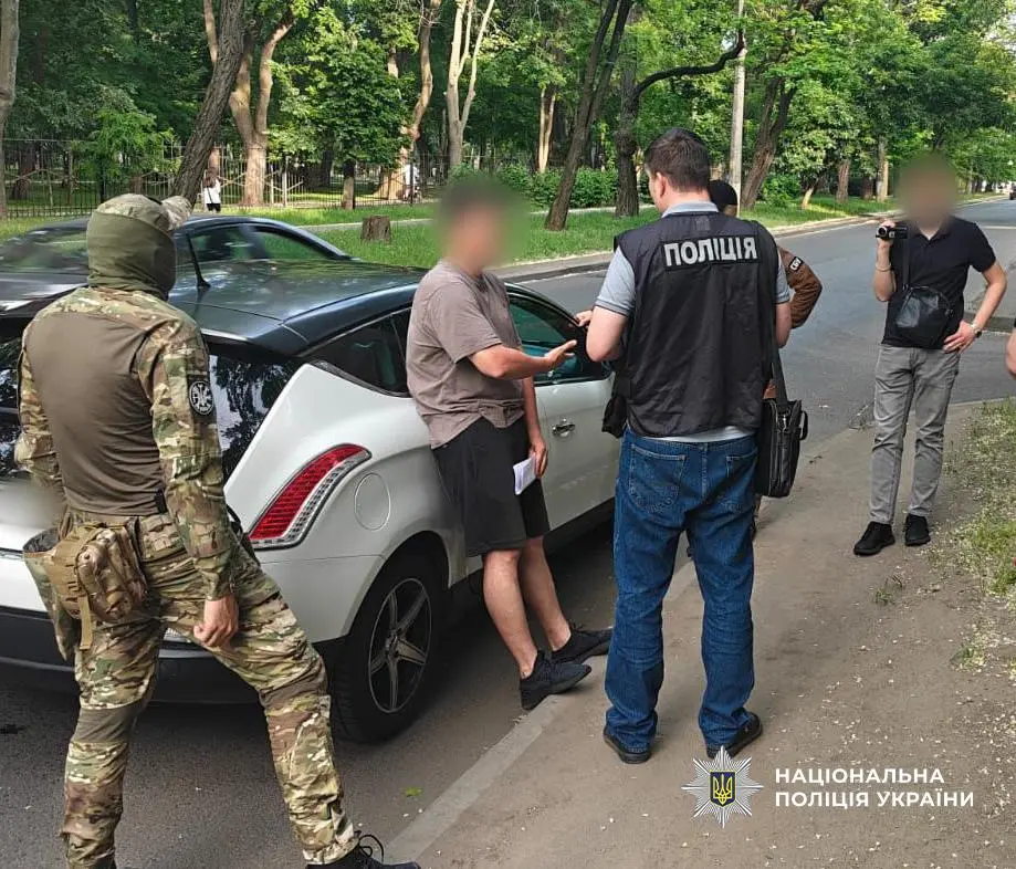 40 000 грн за секретні авіарозробки ЗСУ: в Одесі затримали зловмисника