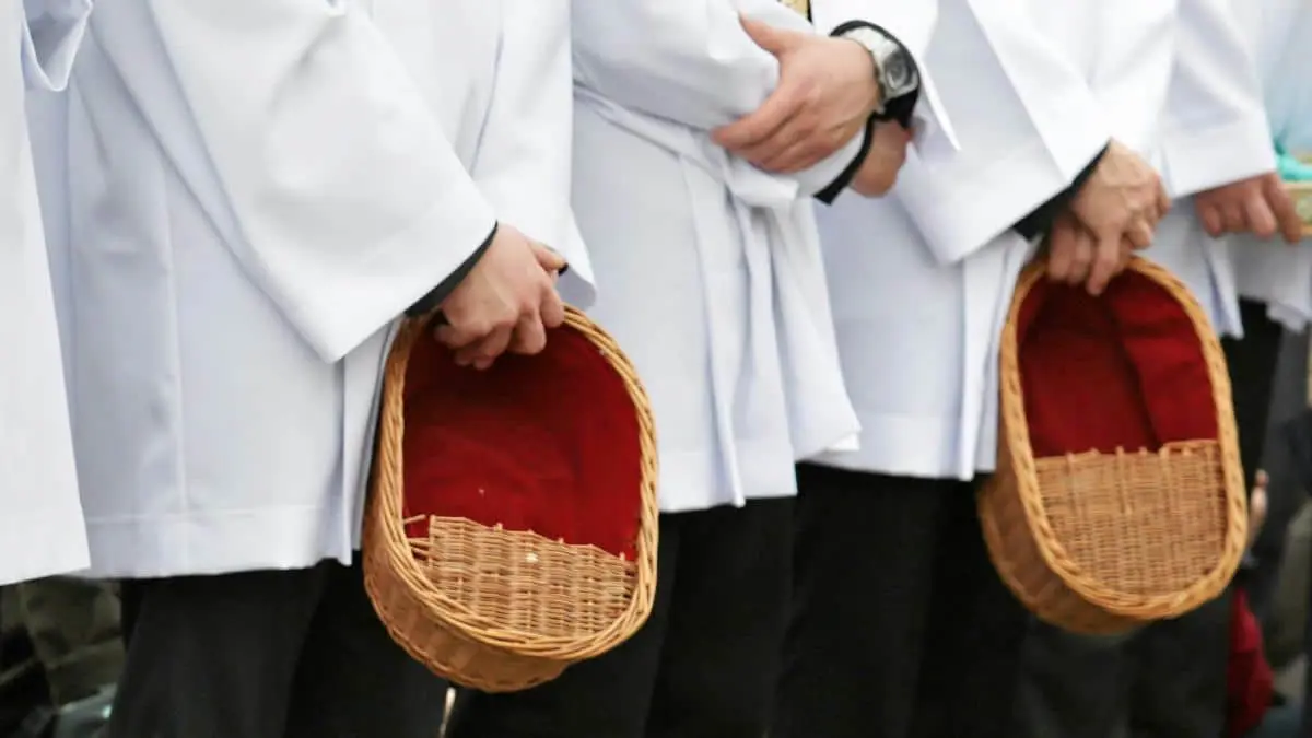 У Польщі викрили аферу з фіктивними пожертвами для парафії, затриманий священник