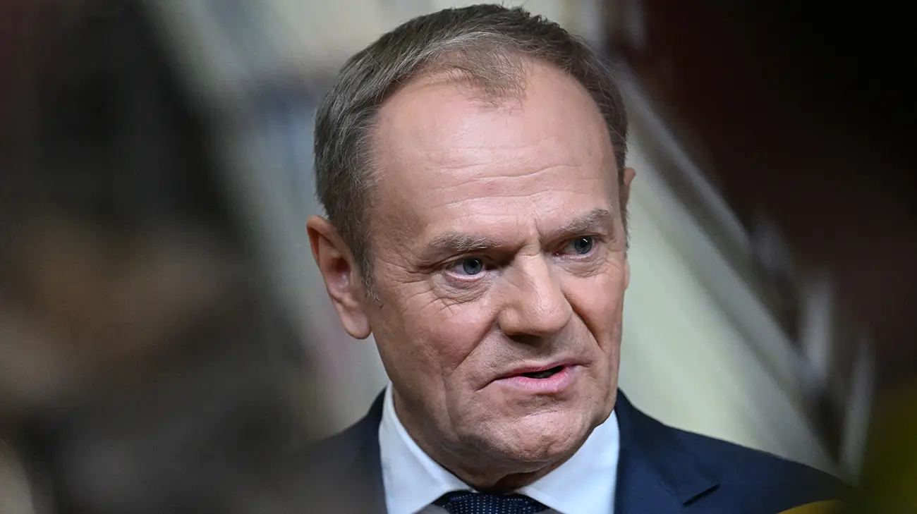 Туск відреагував на претензії Навроцького щодо зруйнованого будинка під Любліном