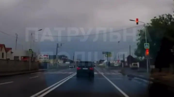 Проїзд на жовтий — це теж порушення: у Чернівцях оштрафували водія