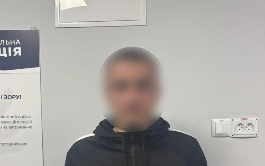 У Вінниці чоловік викрав сумку з грошима, яку залишили на лавці біля хати
