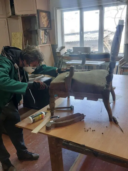 У ЧНУ відреставрували меблі кінця ХІХ ст., які належали митрополиту Буковини і Далмації