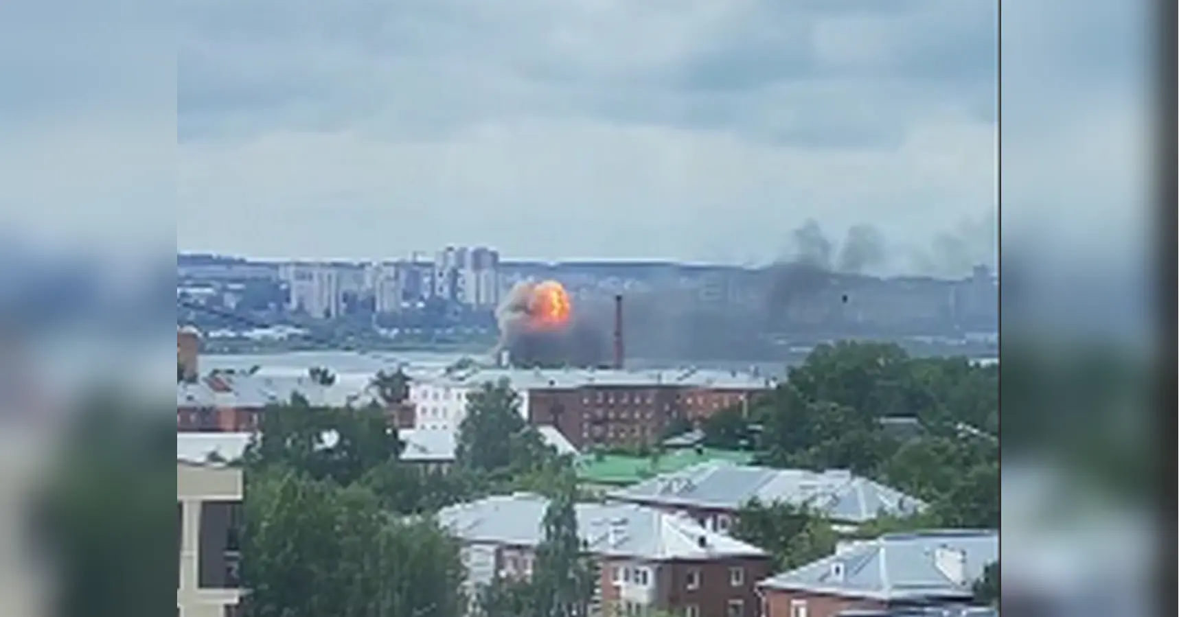 Дрони уразили електромеханічний завод у російському Іжевську (відео)