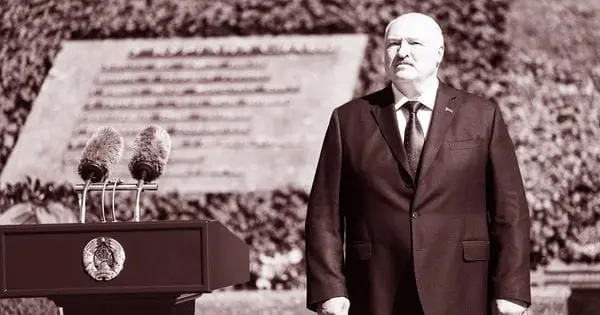 Лукашенко звільняє заручників. Він відчуває, куди дме вітер історії