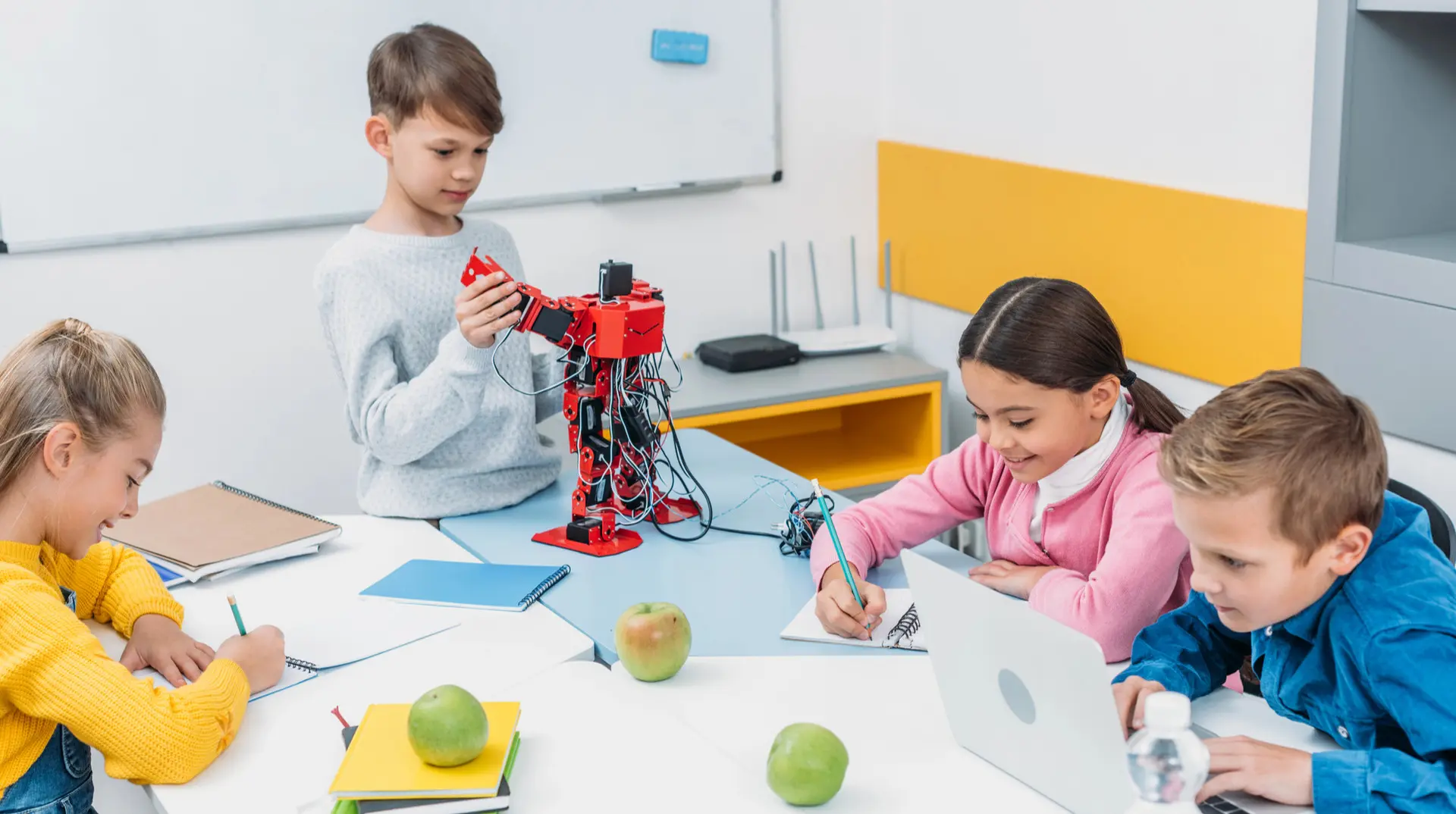 Кабмін розподілив другу частину субвенції для облаштування STEM-кабінетів у школах