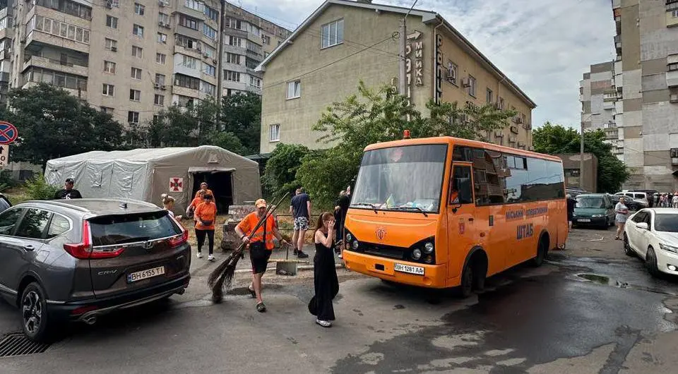 Одеса: на місці нічного «прильоту» розгорнули оперативний штаб