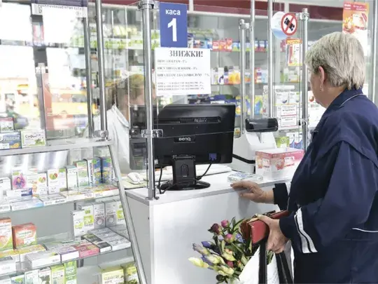 Попри зростання, аптеки платять у 10 разів менше податку на прибуток: нардеп Кузьміних анонсував перевірки фармринку