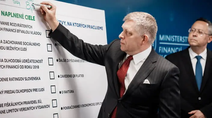 Вихід з НАТО заради перемоги: навіщо прем'єр Словаччини ризикує безпекою країни