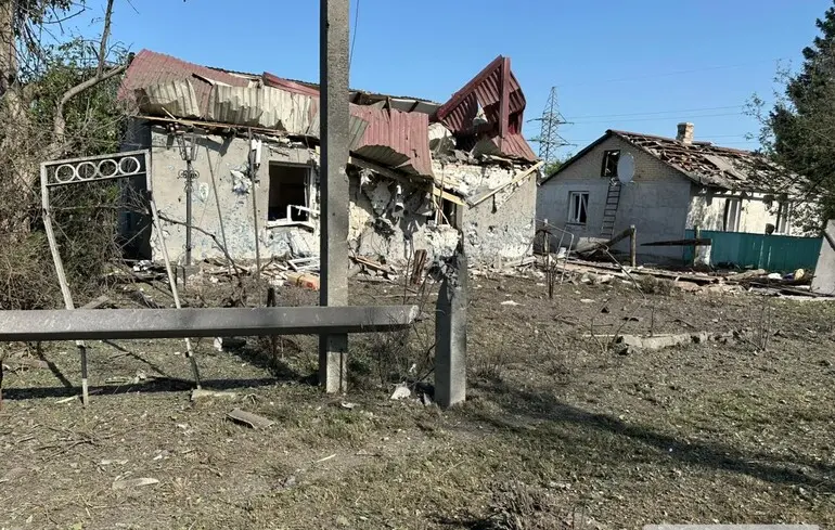 У Харківській області авіабомба влучила в будинок: загинув чоловік, його син постраждав