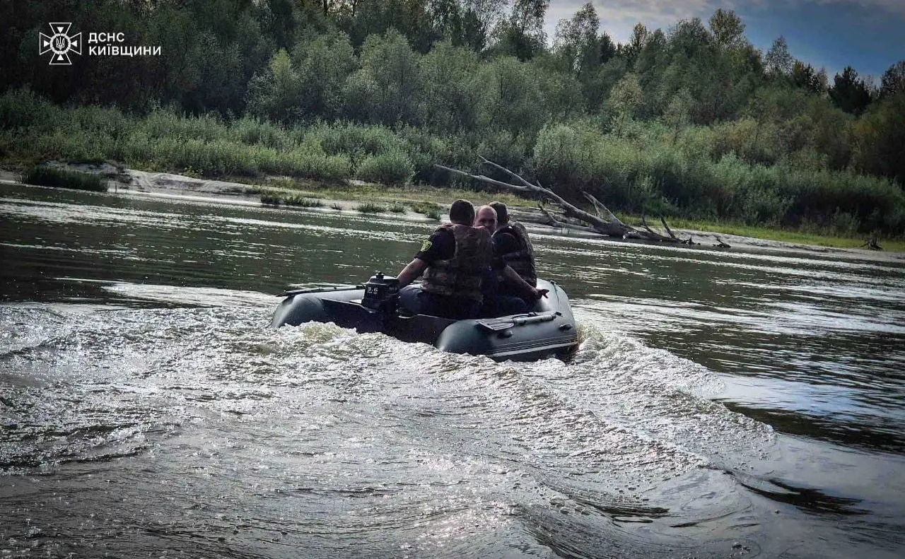 Замість улову — госпіталізація: на Київщині рибалку з острова рятували надзвичайники