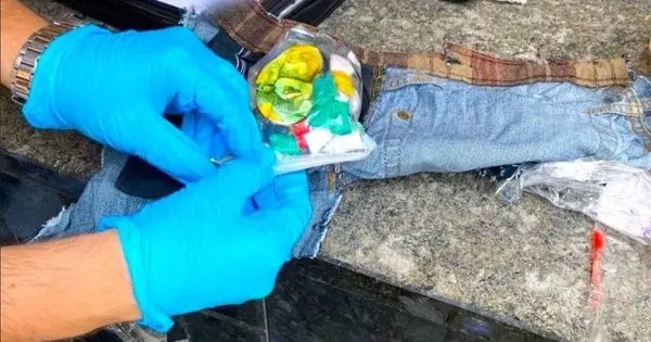 У Коломиї затримали 18-річного наркодилера, який робив закладки по всьому місту