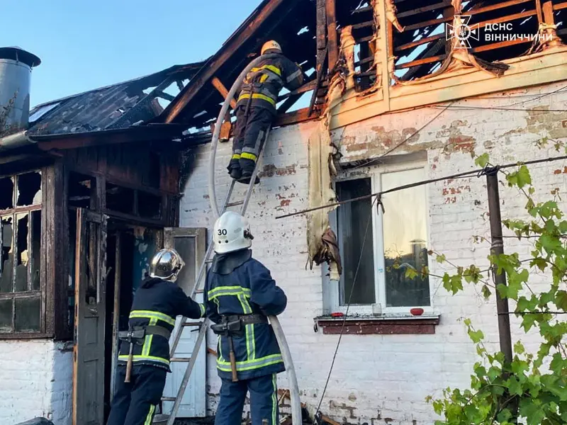 На Вінниччині минулої доби рятувальники ліквідували 15 пожеж