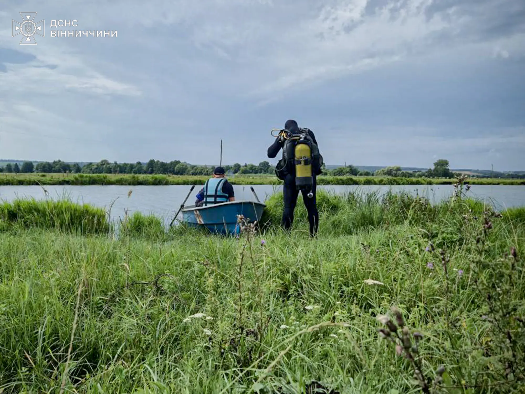 На Вінниччині рятувальники дістали з водойми тіло чоловіка, пошуки якого тривали відучора