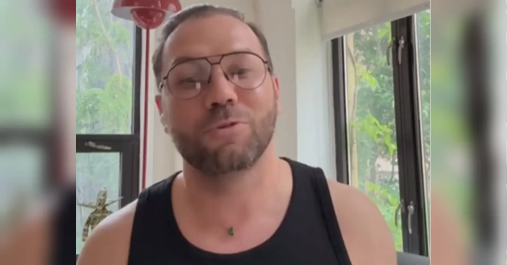 Щось забагато: мережа відреагувала на поради щодо стильних образів від Андре Тана