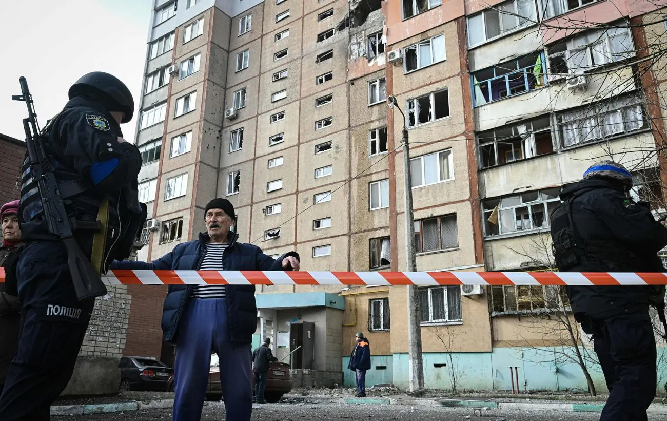 Армія РФ вдарила по багатоповерхівках у Херсоні: загинуло подружжя