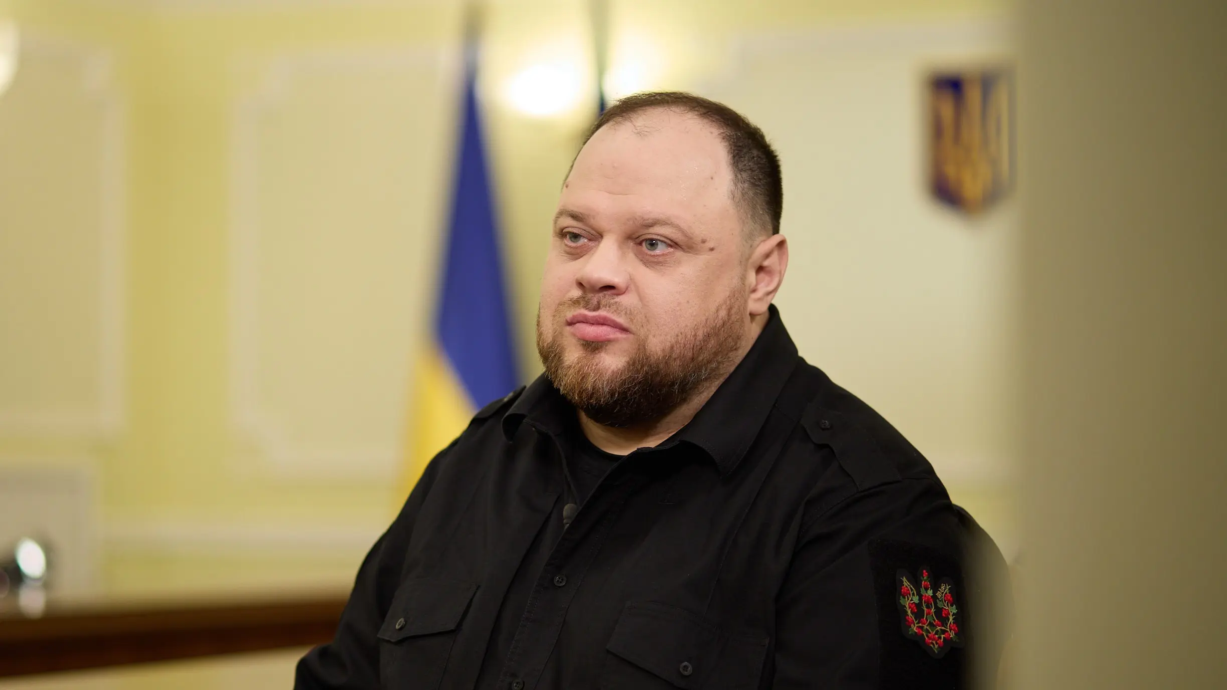 Стефанчук подтвердил, что Рада обсуждает разрешение мужчинам до 25 лет выезжать за границу