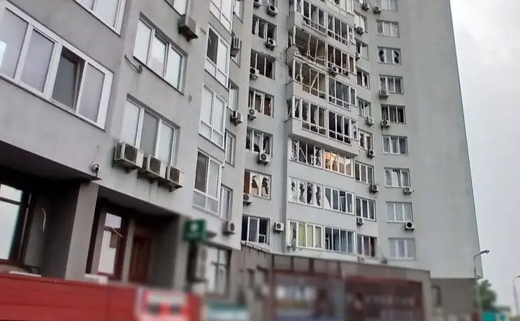 Віталій Кличко повідомив про п’ятеро постраждалих у Дарницькому районі через атаку рф