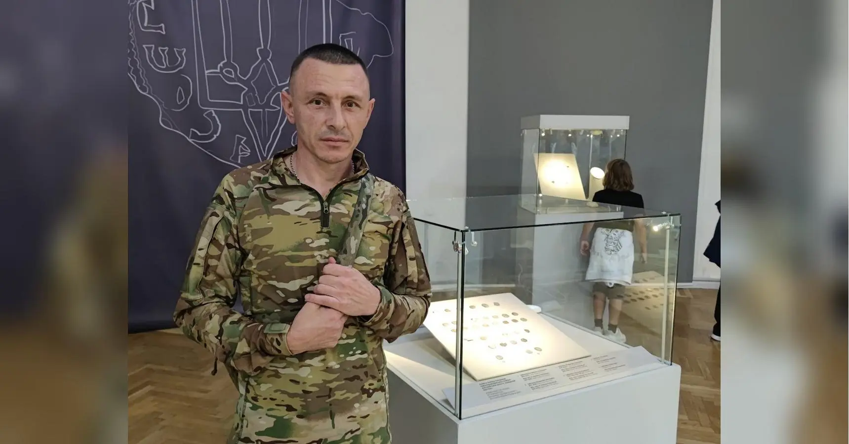 Набирав в лісі пісок для домашніх потреб і знайшов тисячолітній скарб: на виставці в Києві вперше показують цю унікальну знахідку