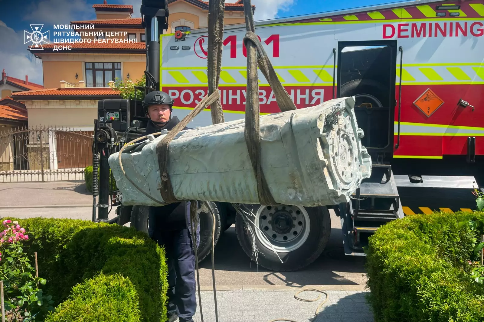 У Києві ліквідували бойову частину ракети Х-69, що впала біля житлового будинку