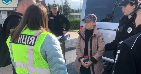 Німеччина екстрадувала жінку, яка допомогла 10 іранцям незаконно в'їхати в Україну