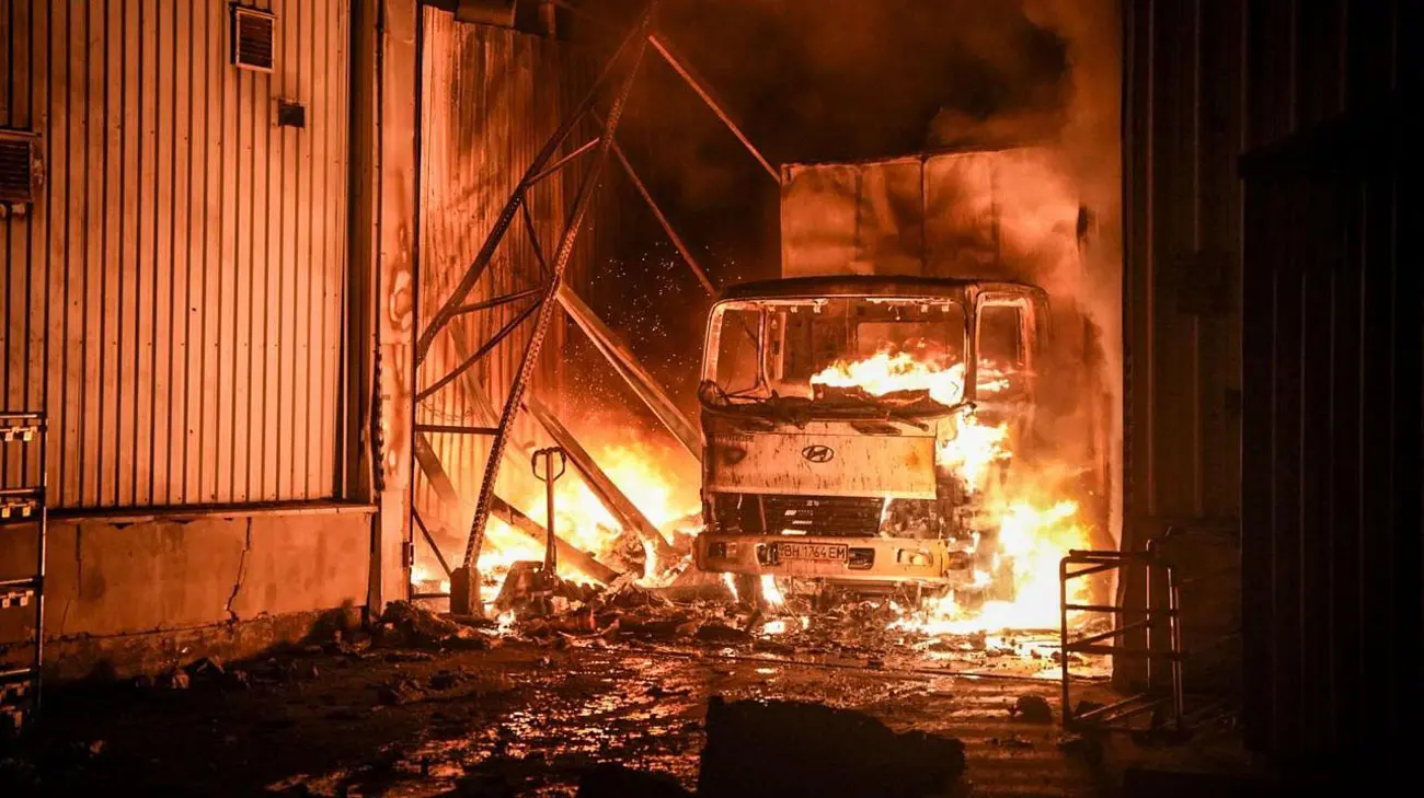 В Одесі внаслідок атаки БпЛА горіли склади