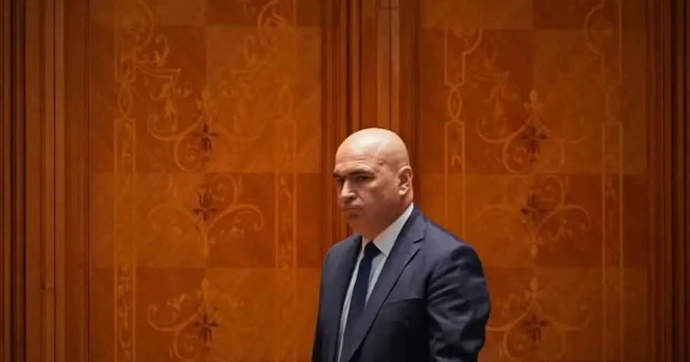 Чому прозахідні партії Румунії довго не могли призначити уряд і як розпочався вихід із кризи