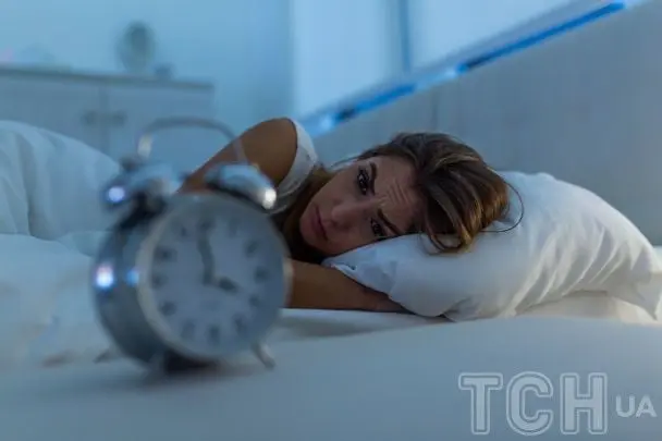 Не просто кошмар, а сигнал тіла: чому люди прокидаються між 3:00 та 5:00 ранку