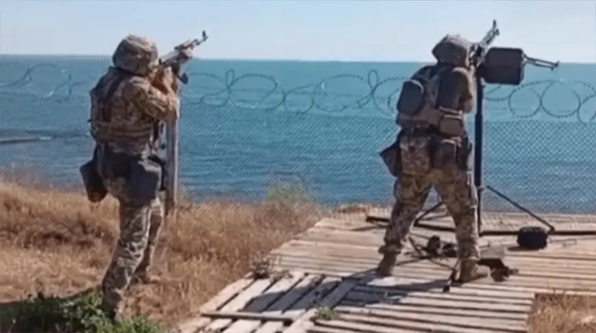 Прикордонники показали, як збили «шахед» на підльоті до Одеси (відео)