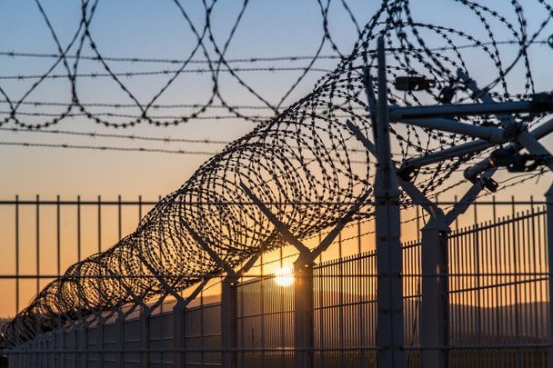 Катують за громадянство: в Росії незаконно утримують 73-річного американця